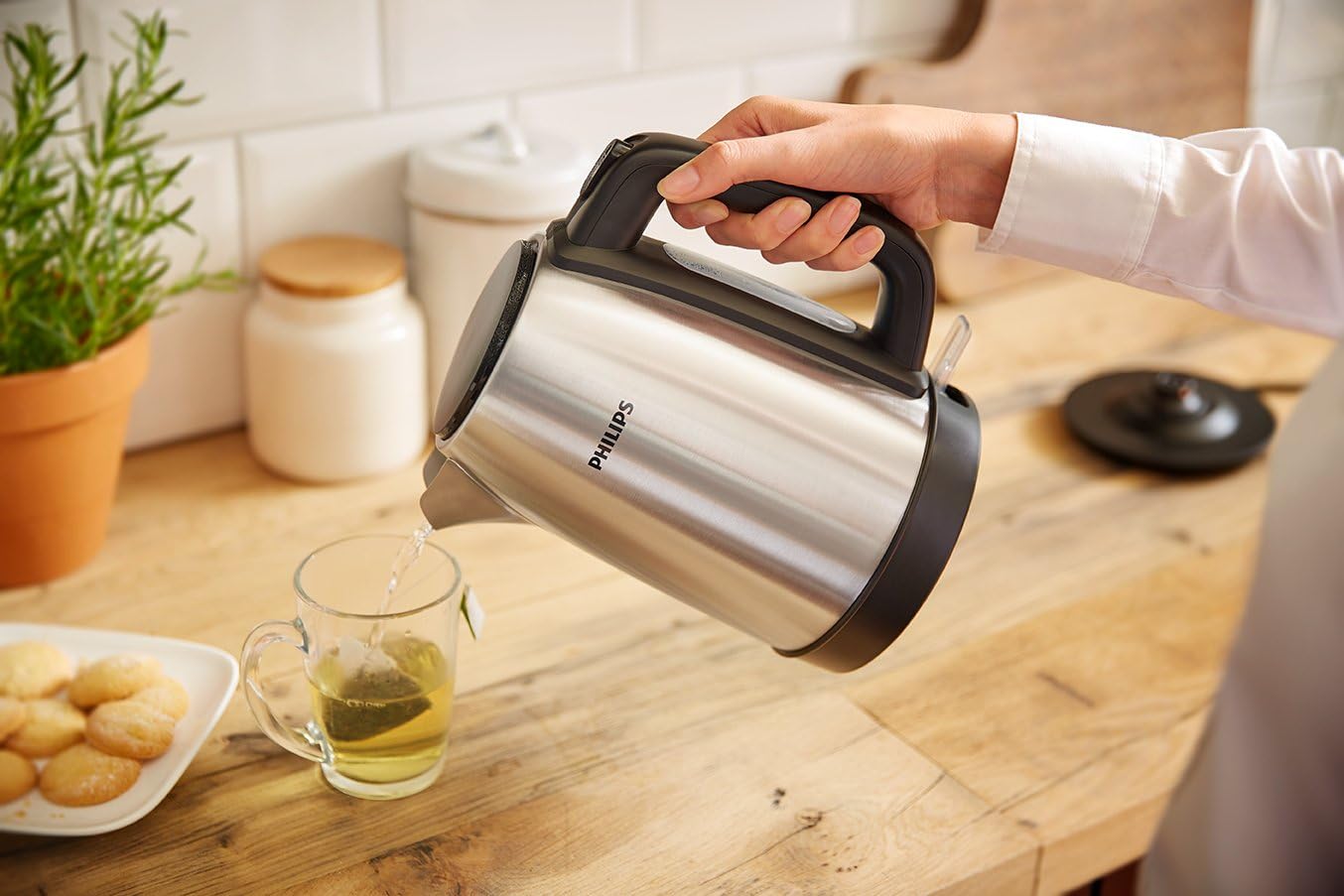 Philips, New Daily Metal Kettle, 1.7 Liters Capacity