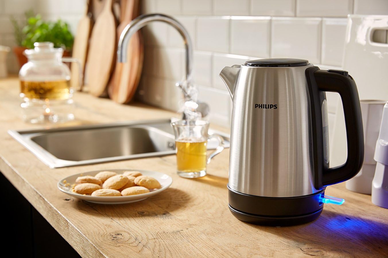 Philips, New Daily Metal Kettle, 1.7 Liters Capacity