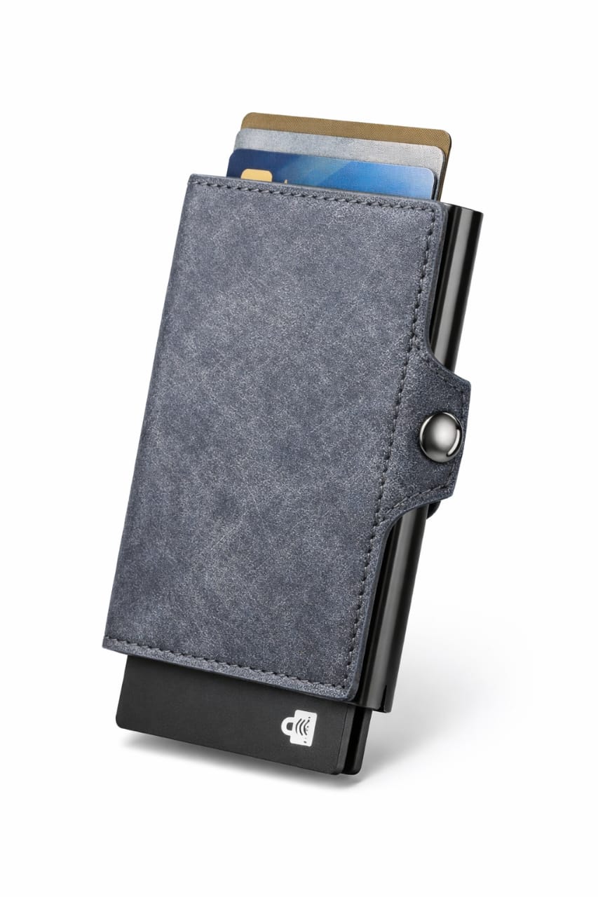 Credit Card Holder for Men/women (Genuine quality)